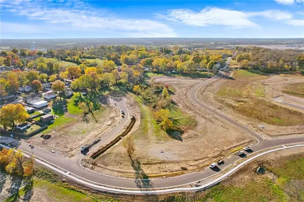 25 Lake View Road, Odessa, MO 64076