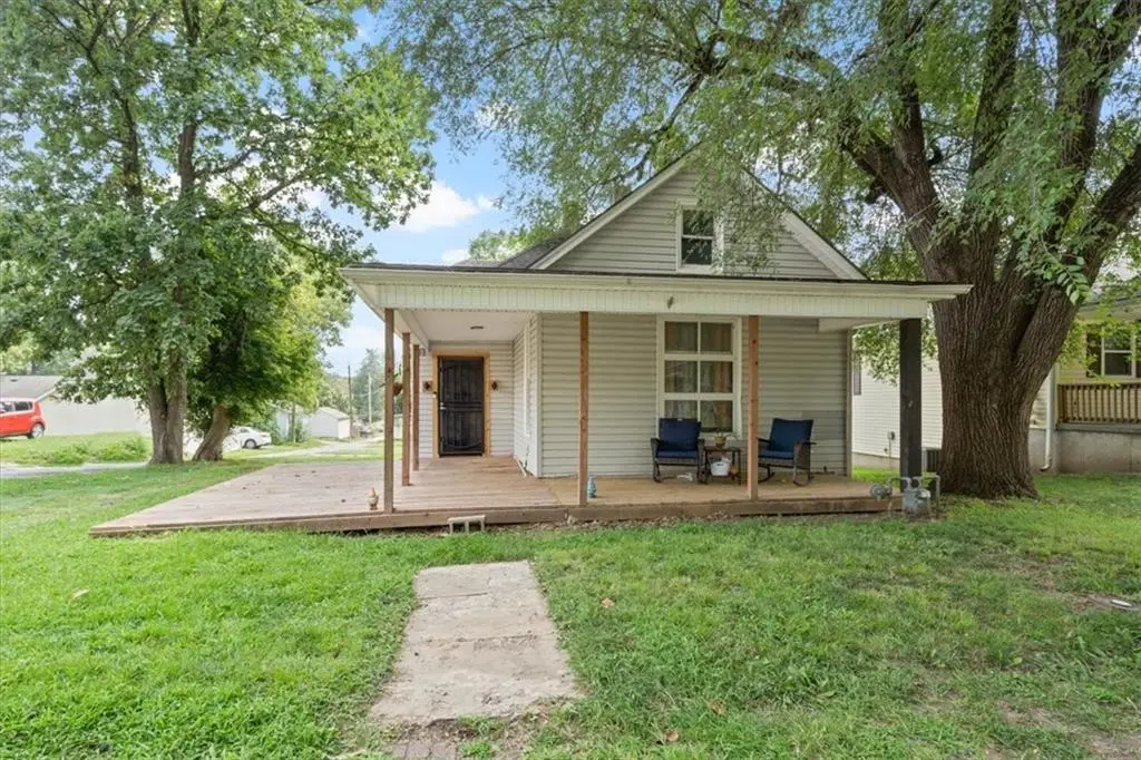 1007 Ottawa Street, Leavenworth, KS 66048 - Image #1