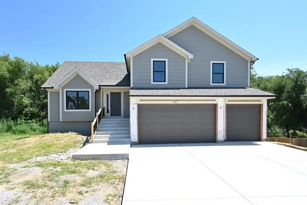 105 Wagers Circle, Dearborn, MO 64439 - Image #1