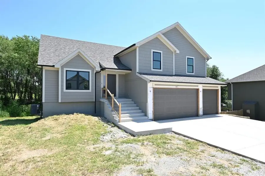 105 Wagers Circle, Dearborn, MO 64439 - Image #2