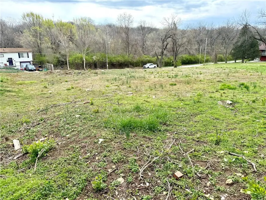 5212 Indiana Avenue, Kansas City, MO 64130 - Image #2