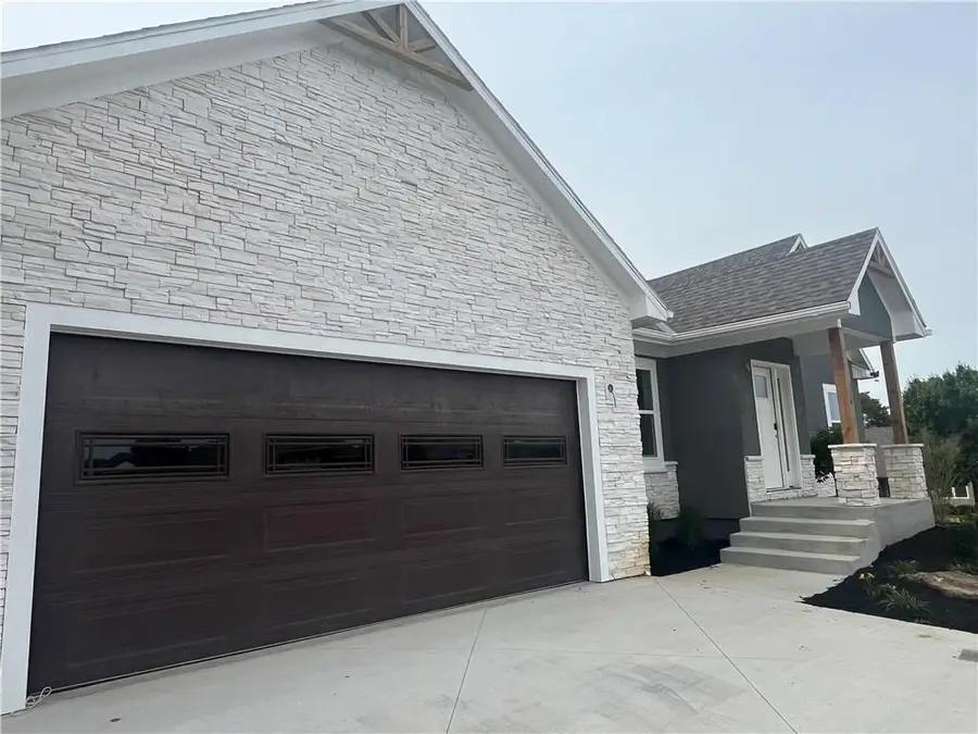 800 SE Cedrus Lane, Blue Springs, MO 64014 - Image #2