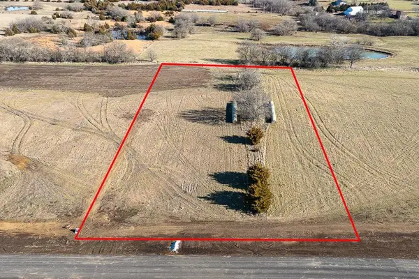 Lot 27 235th Street, Tonganoxie, KS 66086