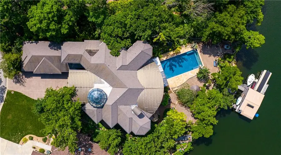 472 N Winnebago Drive, Lake Winnebago, MO 64034 - Image #2