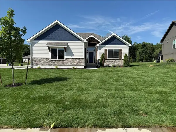 9301 SW Leviathan Court, Lee's Summit, MO 64064