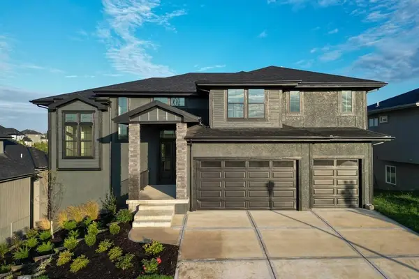 11468 S Violet Street, Olathe, KS 66061