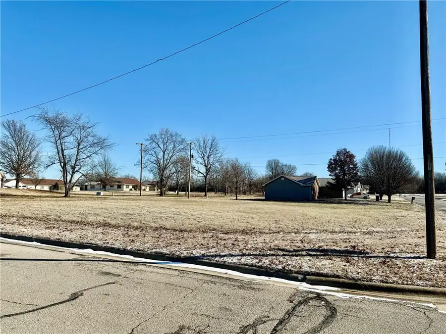321 Kay Lane, Parsons, KS 67357 - Image #2