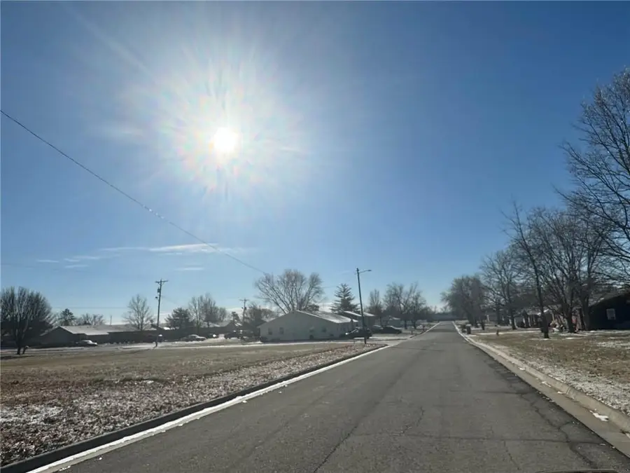 321 Kay Lane, Parsons, KS 67357 - Image #3