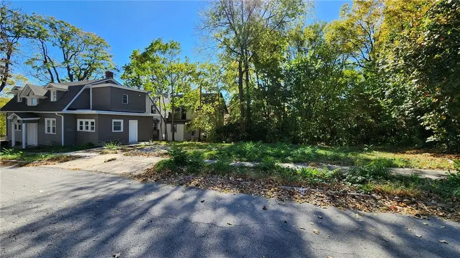 1331 E 28 Street, Kansas City, MO 64108 - Image #2