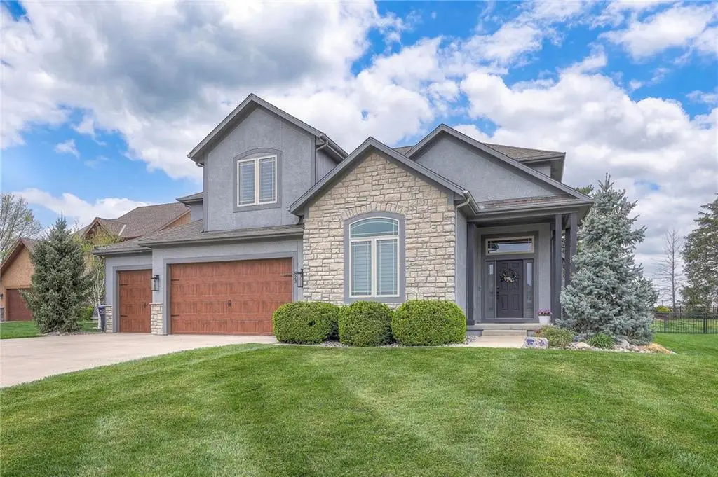 823 155th Circle, Basehor, KS 66007 - Image #1