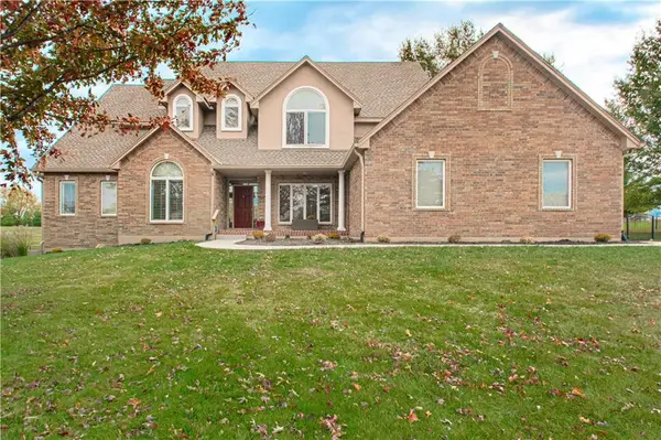 9815 Windsor Drive, Lee's Summit, MO 64086