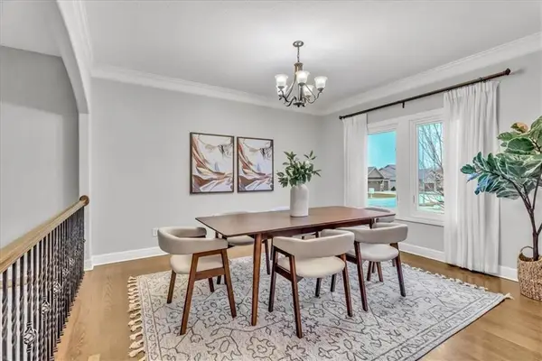 1718 NE Chapel Woods Drive, Lee's Summit, MO 64064