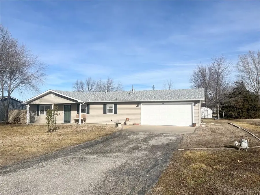 626 Kansas Avenue, Iola, KS 66749 - Image #2