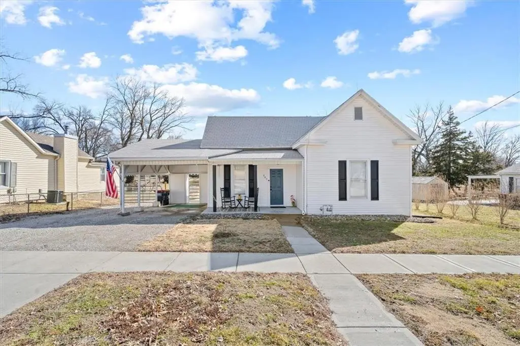 207 E Washington Street, Kearney, MO 64060 - Image #1