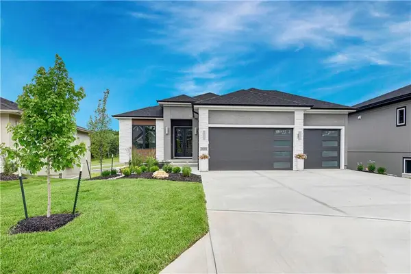 24909 W 98th Place, Lenexa, KS 66227