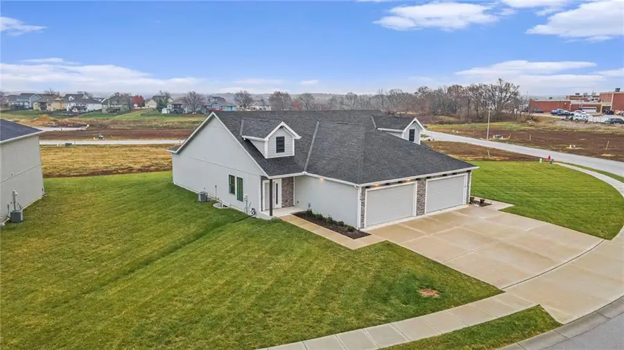 709 Ridge Drive, Smithville, MO 64089 - Image #2