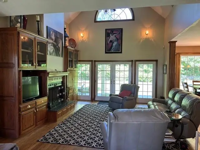 124 Huntington Circle, Pittsburg, KS 66762 - Image #2