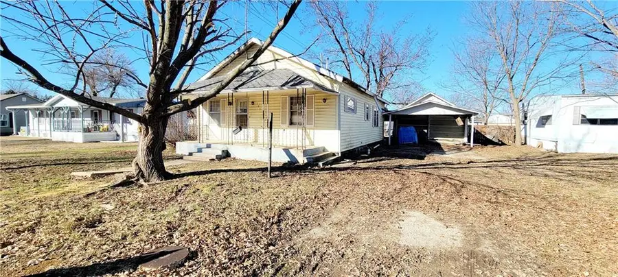 105 S Lincoln Street, Yates Center, KS 66783 - Image #2