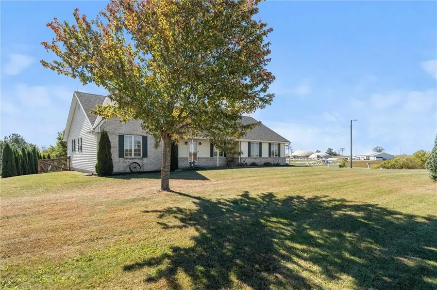 100 Meadows Lane, Pattonsburg, MO 64670 - Image #3