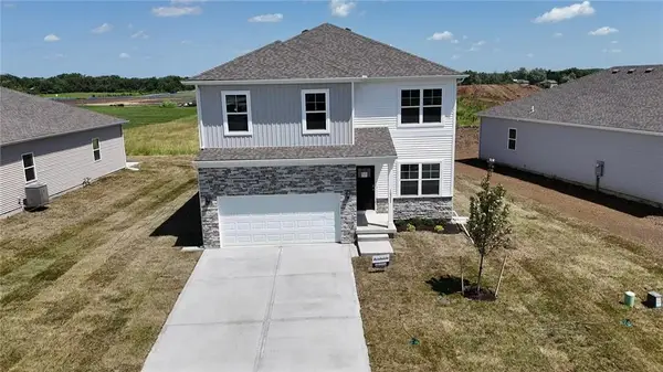 10288 Sorano Drive, Peculiar, MO 64078