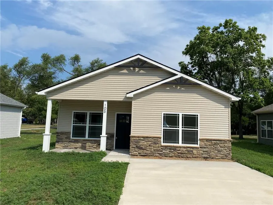 103 S St Charles Street, Windsor, MO 65360 - Image #2