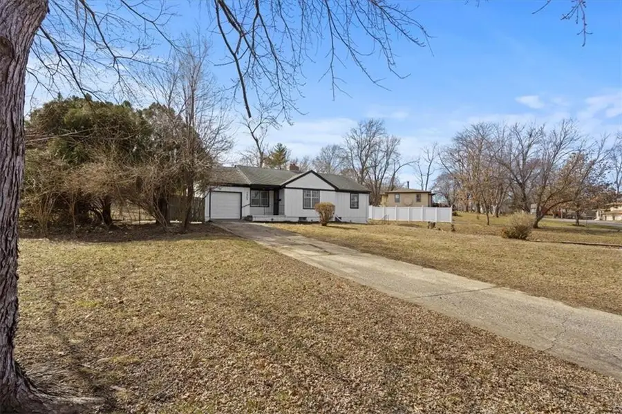7505 E 130th Street, Grandview, MO 64030 - Image #2