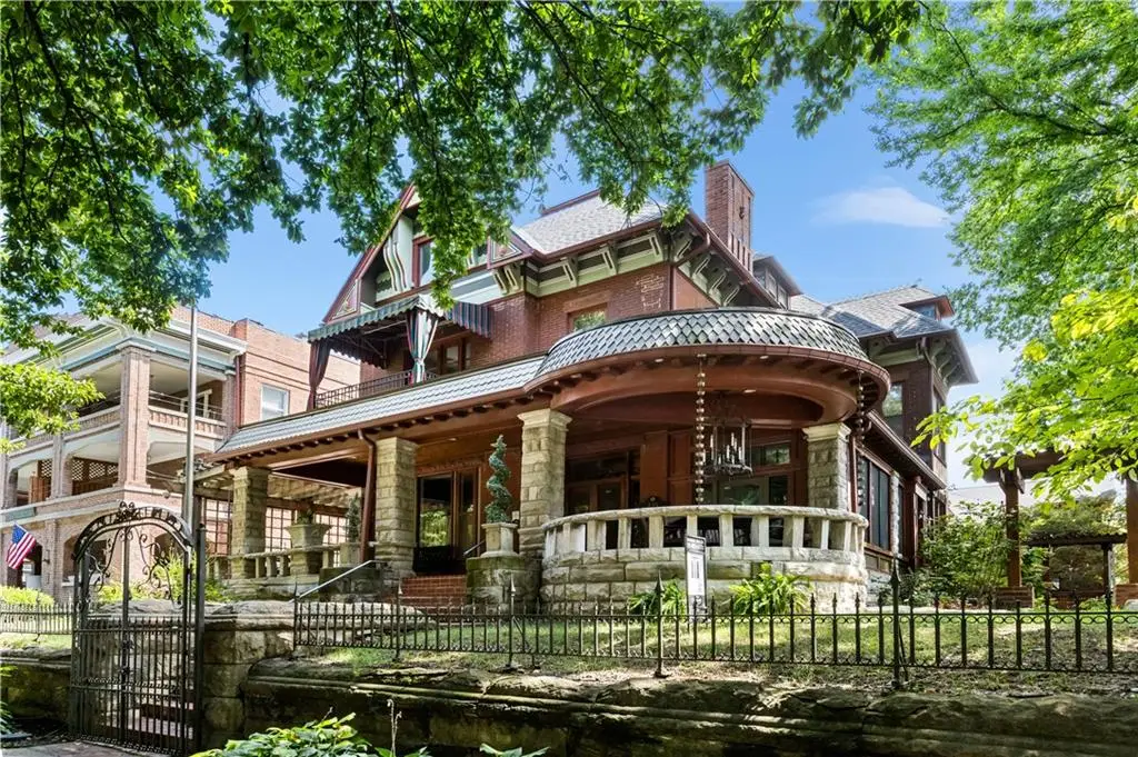 425 Gladstone Boulevard, Kansas City, MO 64124 - Image #1