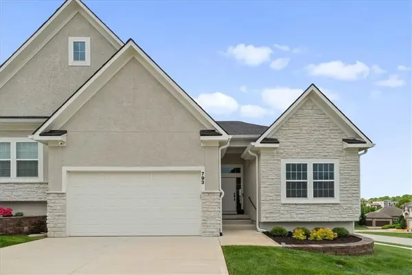 793 NE Algonquin Street #A, Lee's Summit, MO 64064