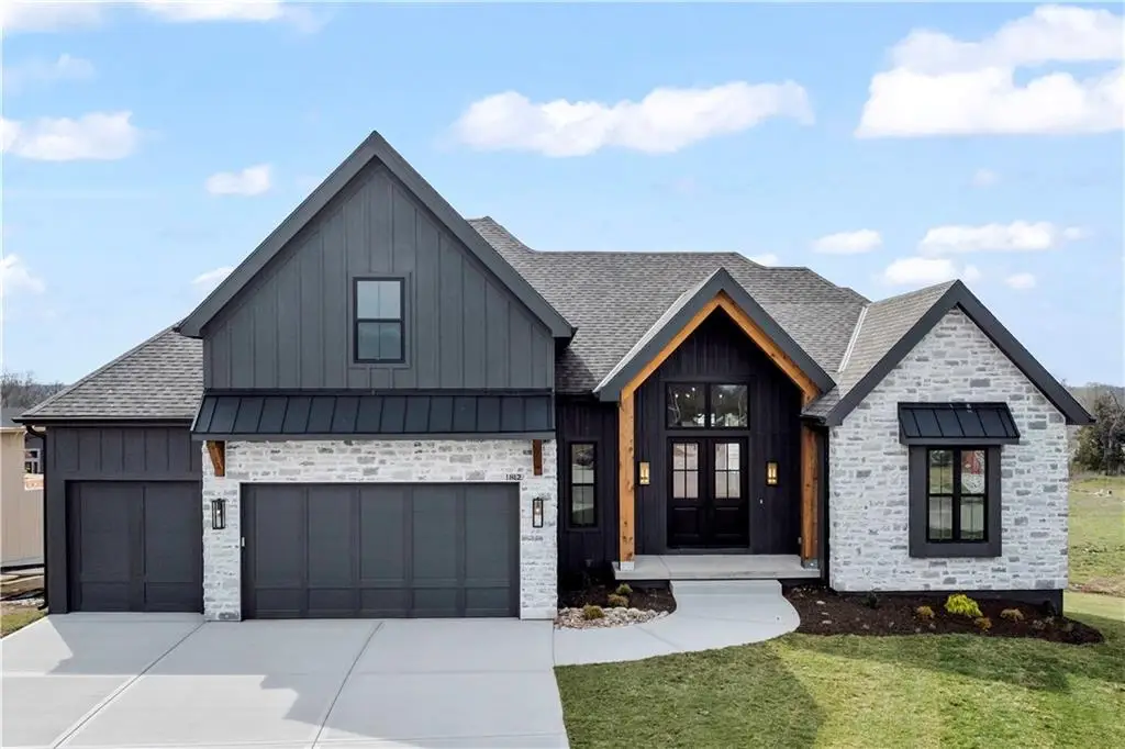 1812 NE Lashbrook Circle, Lees Summit, MO 64086 - Image #1