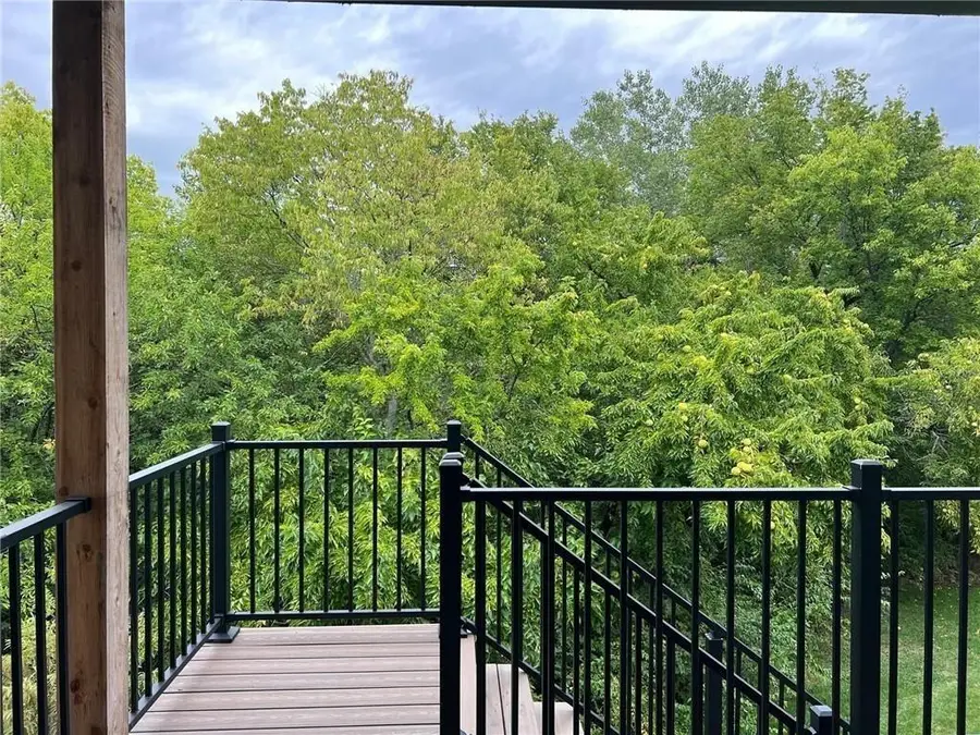 17147 S Heatherwood Street, Olathe, KS 66062 - Image #2