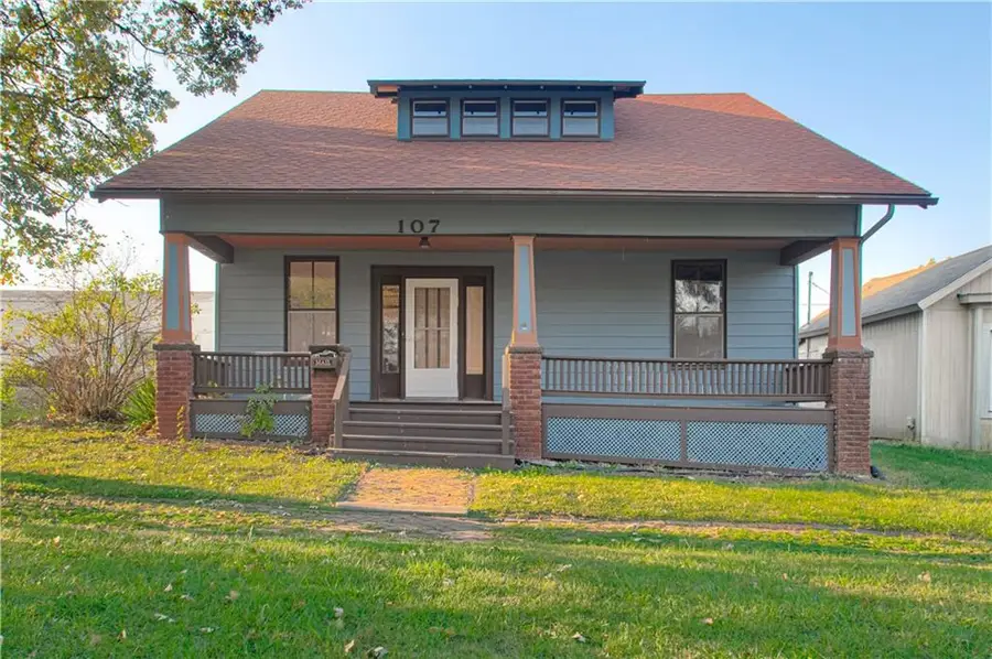 107 W Shawnee Street, Paola, KS 66071 - Image #2