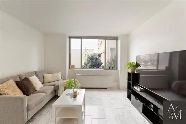 600 E 8th Street #2T, Kansas City, MO 64106