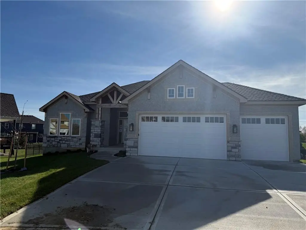 4604 NW Luna Piena Way, Riverside, MO 64150 - Image #1