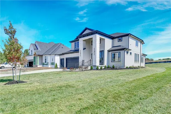 9927 Brockway Street, Lenexa, KS 66220