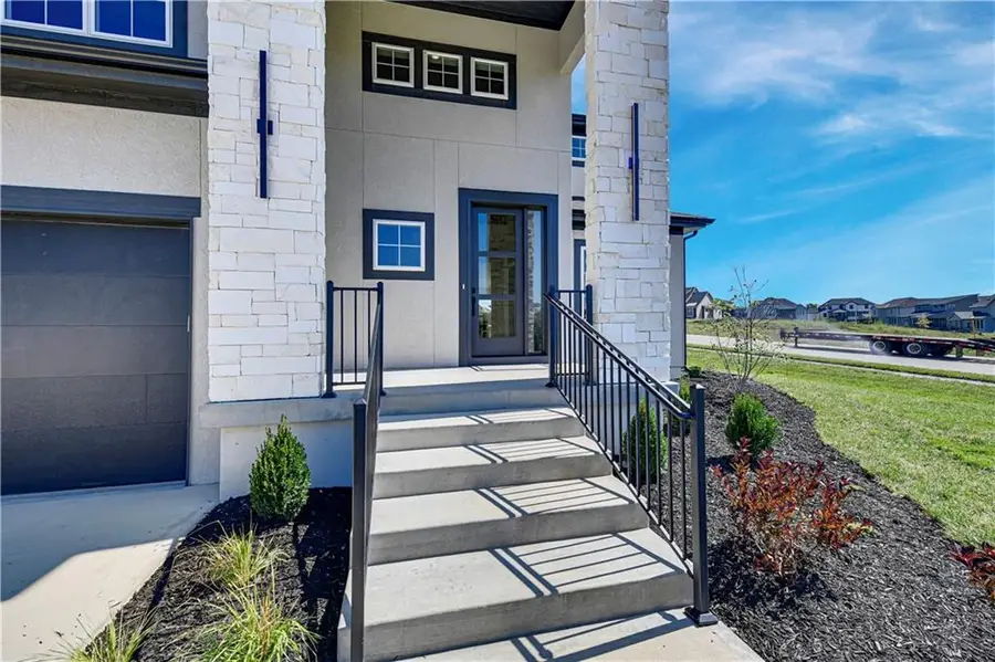 9927 Brockway Street, Lenexa, KS 66220 - Image #2