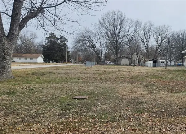 600 S Osage Street, Girard, KS 66743
