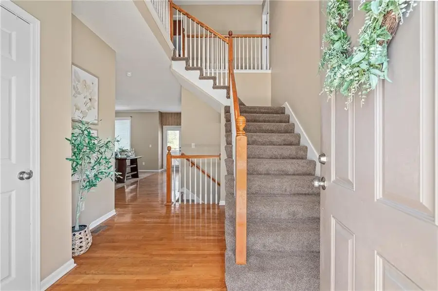 5405 Lakecrest Drive, Shawnee, KS 66218 - Image #3