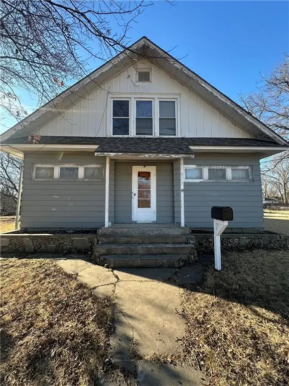 573 W Loula Street, Olathe, KS 66061