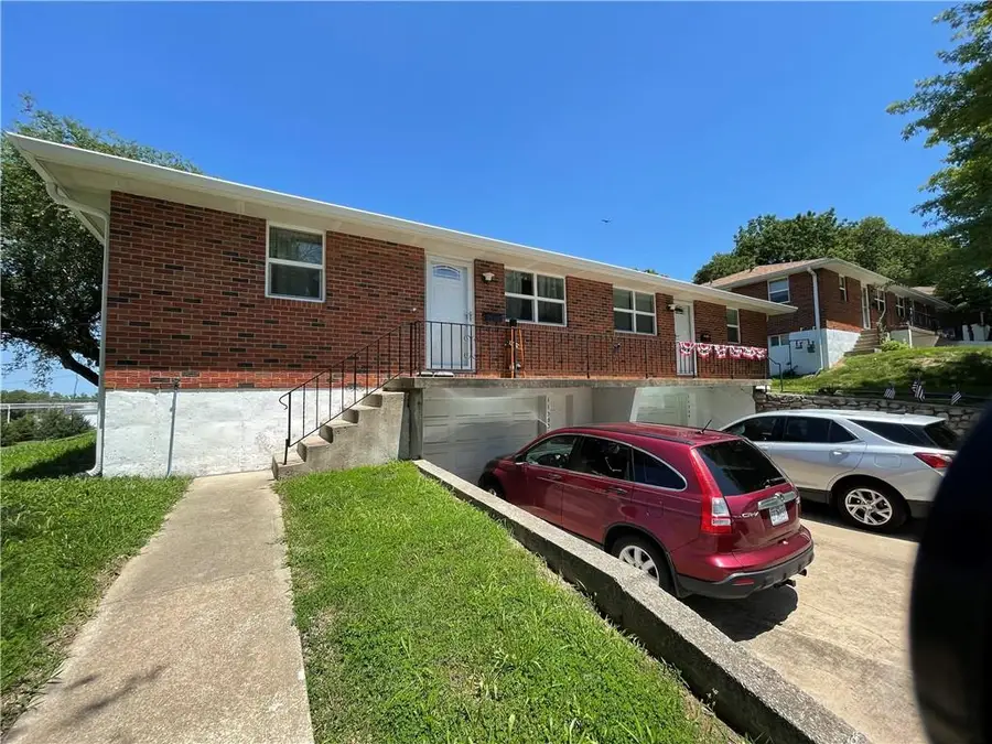 11302-11304 Putnam Street E, Sugar Creek, MO 64054 - Image #2