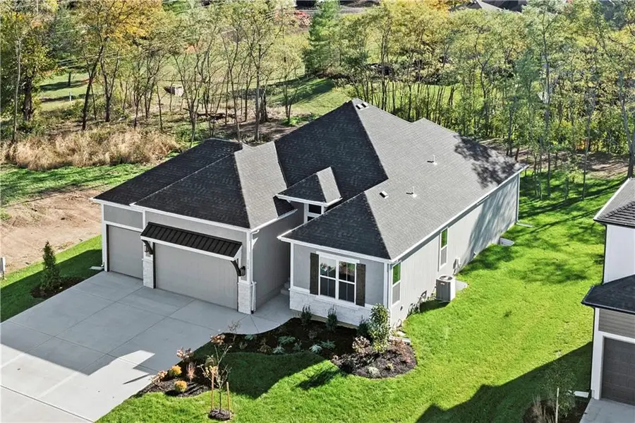 2624 NE Woodland Oak Drive, Lees Summit, MO 64086 - Image #2