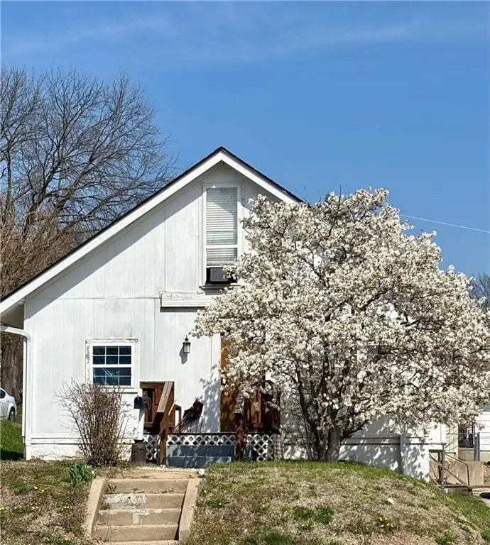 3523 Mitchell Avenue, Saint Joseph, MO 64507 - Image #2