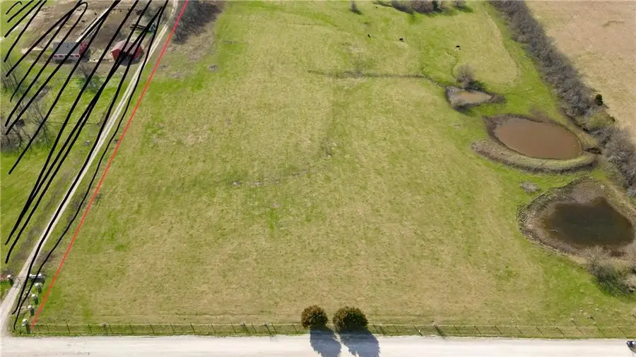 41 S Metcalf St Street, Louisburg, KS 66053 - Image #2