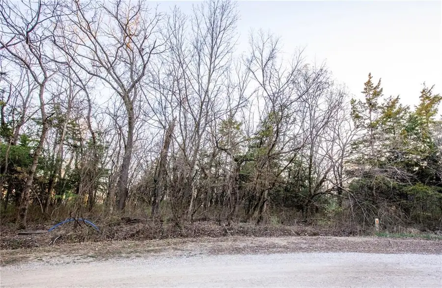 114 W Sugar Lake Drive, Mound City, KS 66056 - Image #3