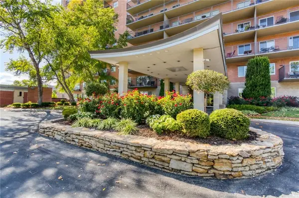 4550 Warwick Boulevard #710, Kansas City, MO 64111