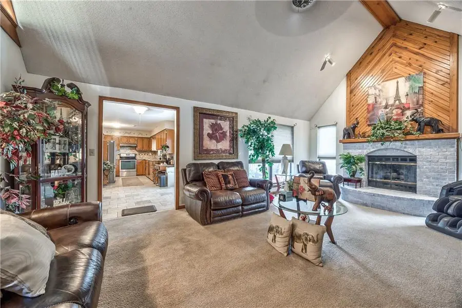 1106 Sycamore Ridge, Lansing, KS 66043 - Image #3