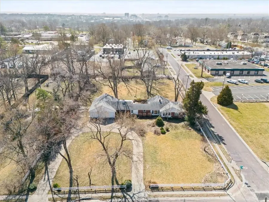 6909 W 82nd Street, Overland Park, KS 66204 - Image #2