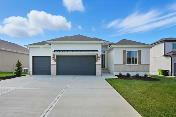 2775 SW 11th Terrace, Lee's Summit, MO 64081