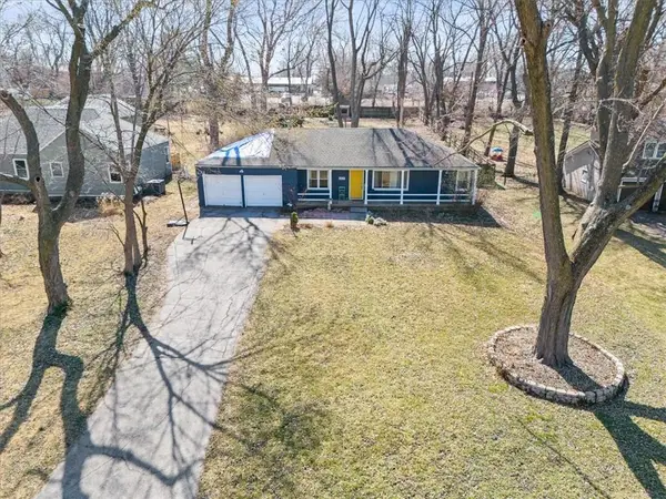 6825 W 82nd Street, Overland Park, KS 66204