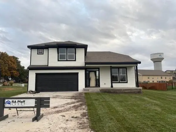 15501 Lakeside Drive, Basehor, KS 66007