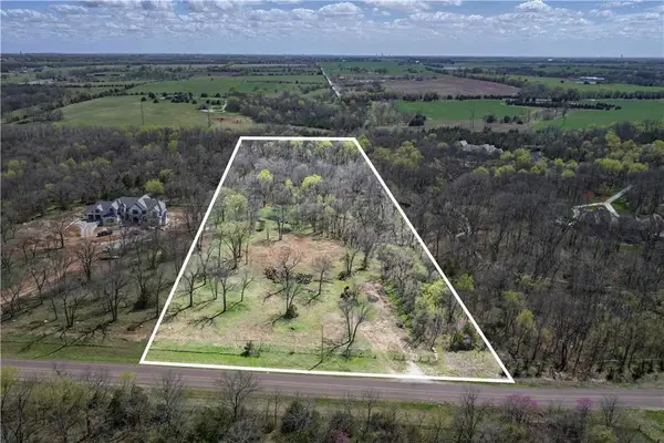 10283 W 191st Street, Bucyrus, KS 66013